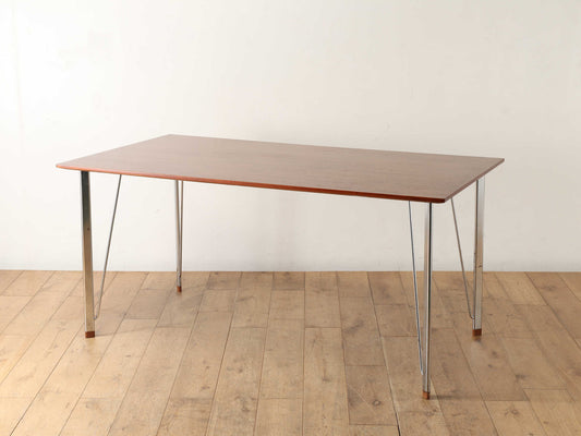 ARNE JACOBSEN テーブル Model 3605