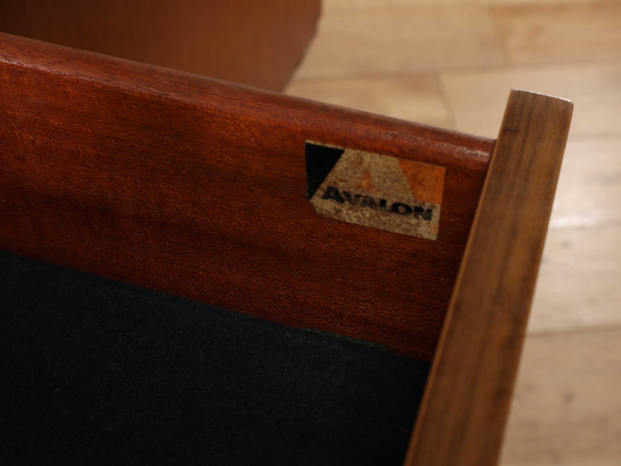 AVALONサイドボード | ロイズ・アンティークス | ヨーロッパの