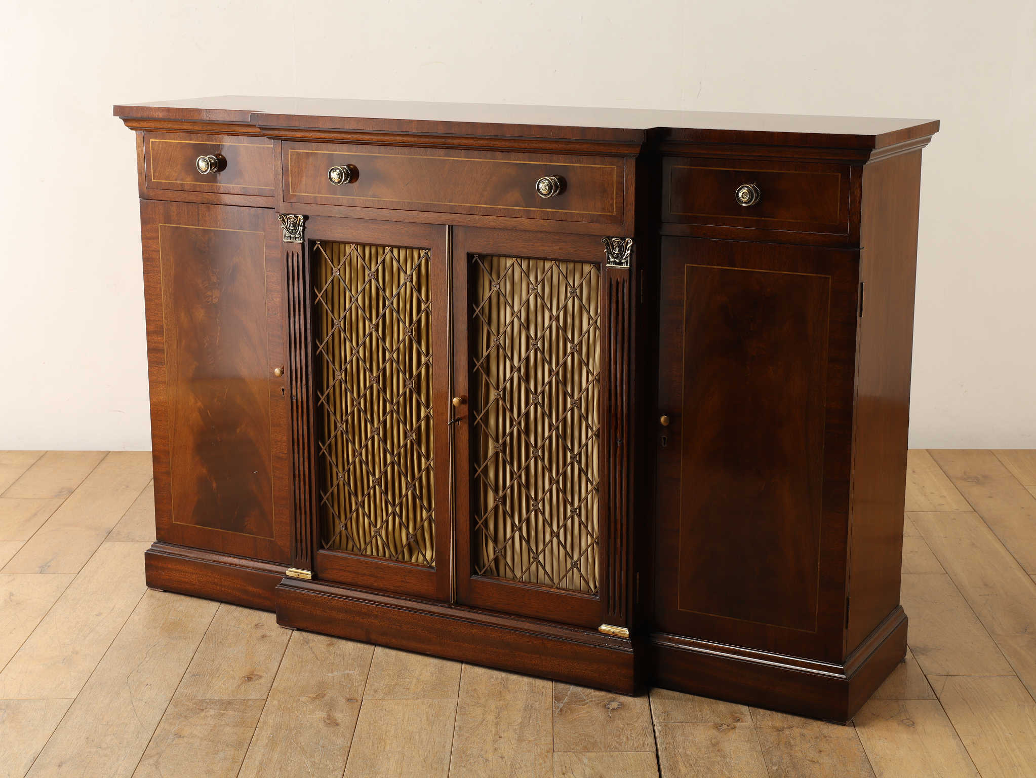 サイドボード | ロイズ・アンティークス | ヨーロッパのアンティーク