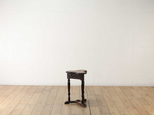 クローバーサイドテーブル