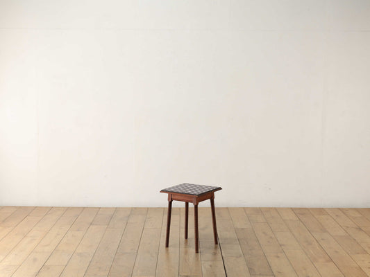 タイルトップサイドテーブル