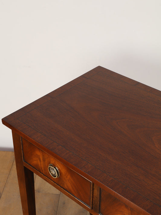 サイドテーブル