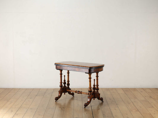 ヴィクトリアンカードテーブル