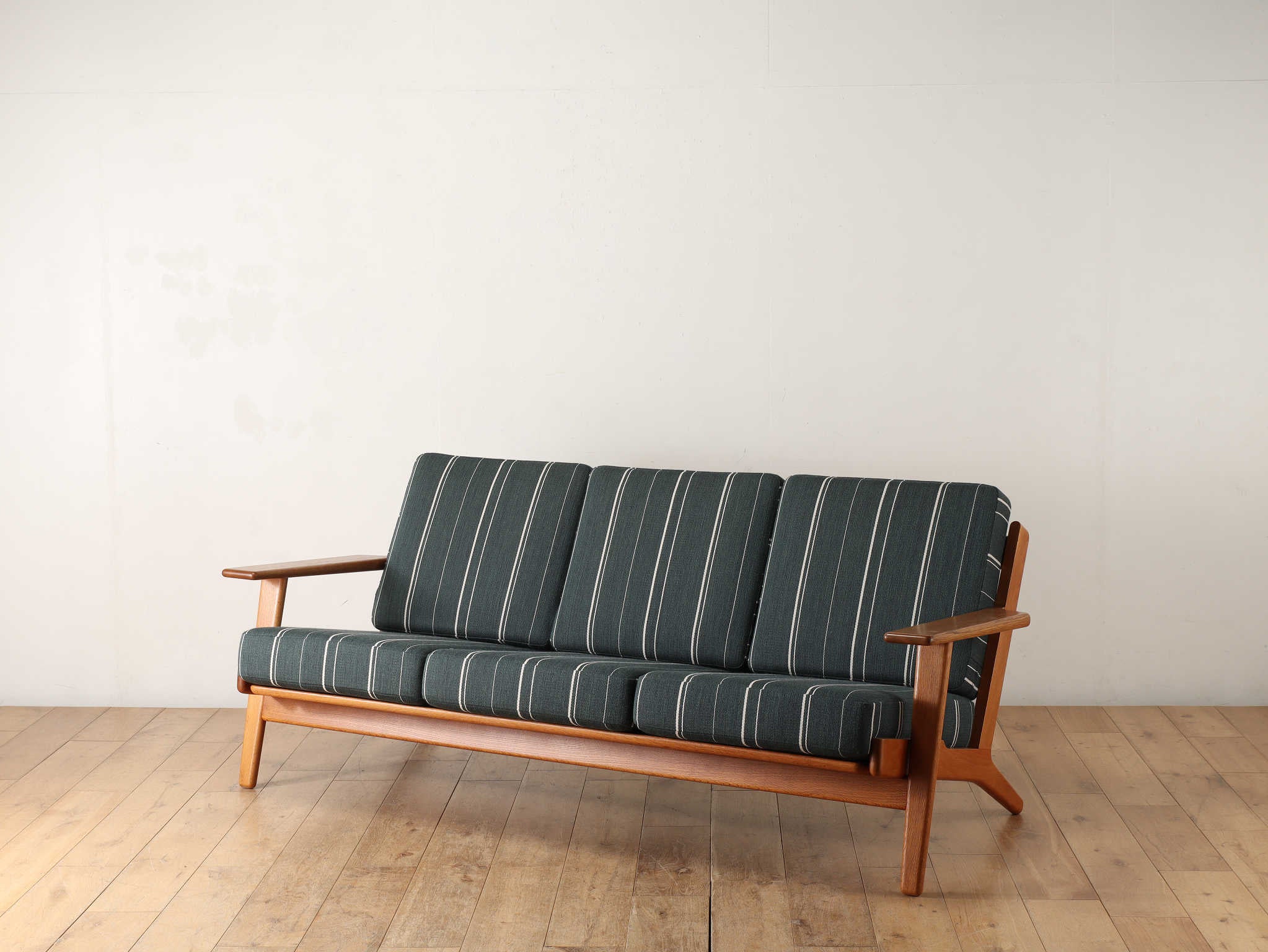 HANS J. WEGNER | ハンス・J・ウェグナー | ロイズ