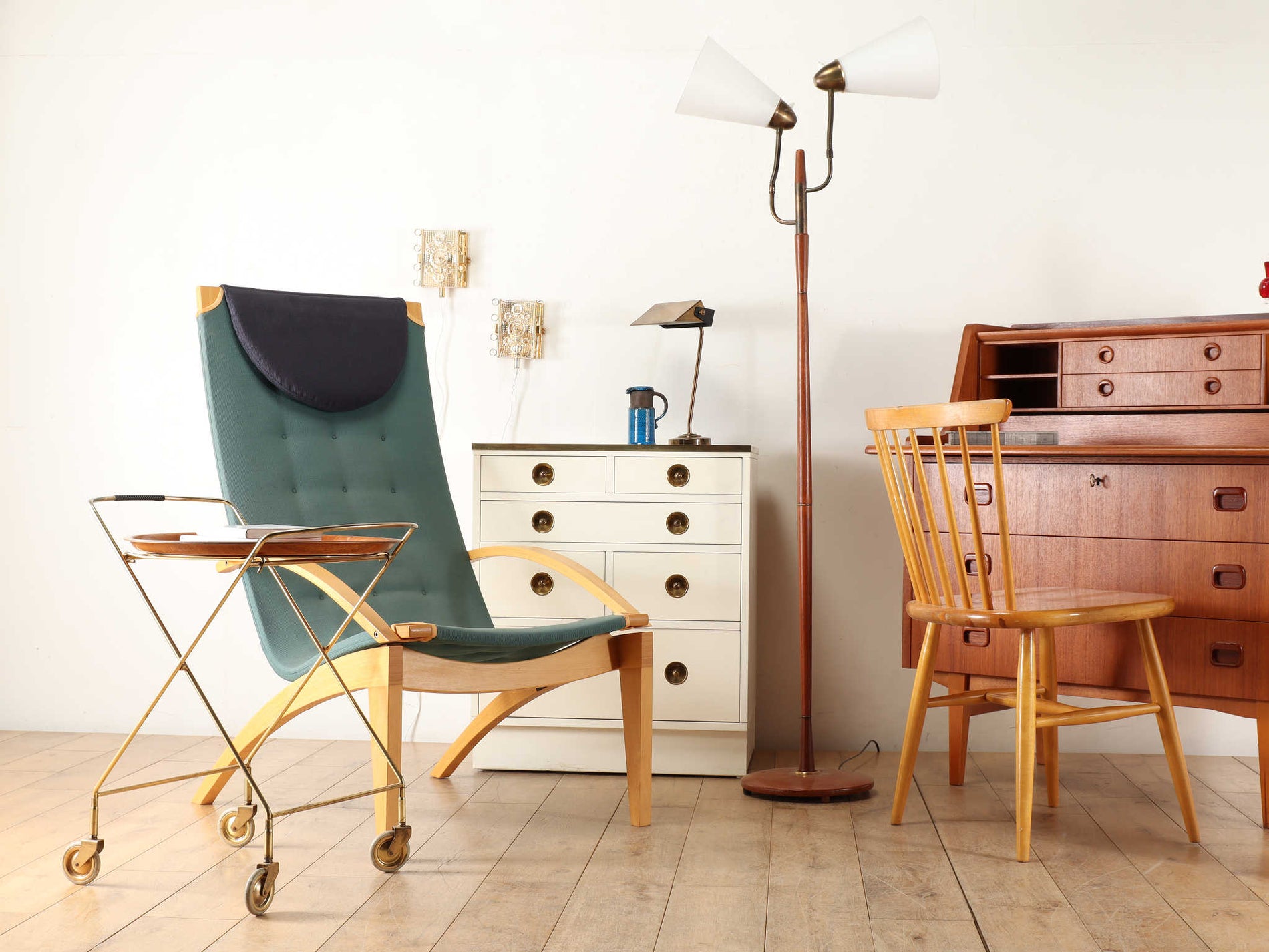 this is lloyd antiques