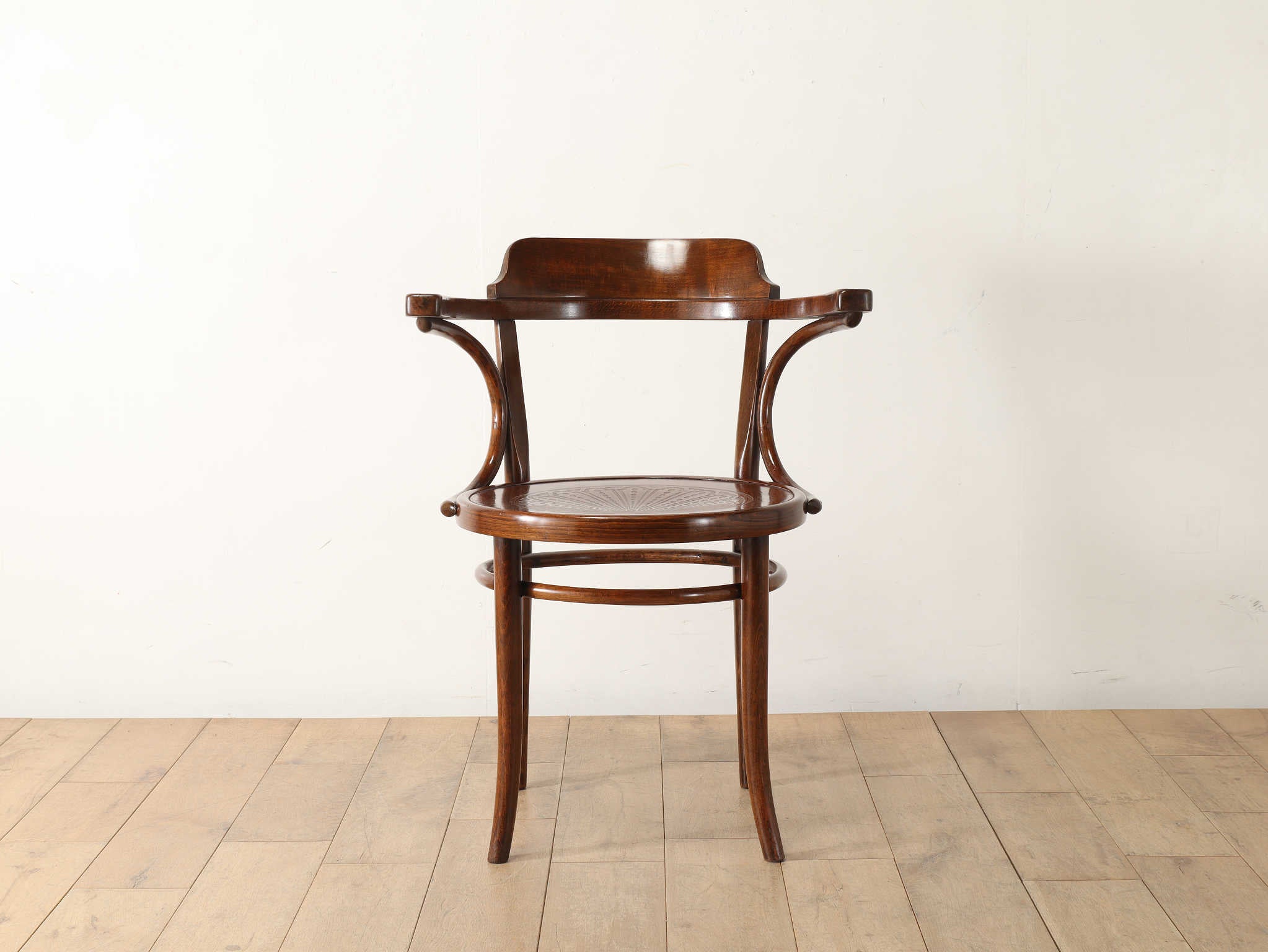 THONET ベントウッドアームチェア | ロイズ・アンティークス