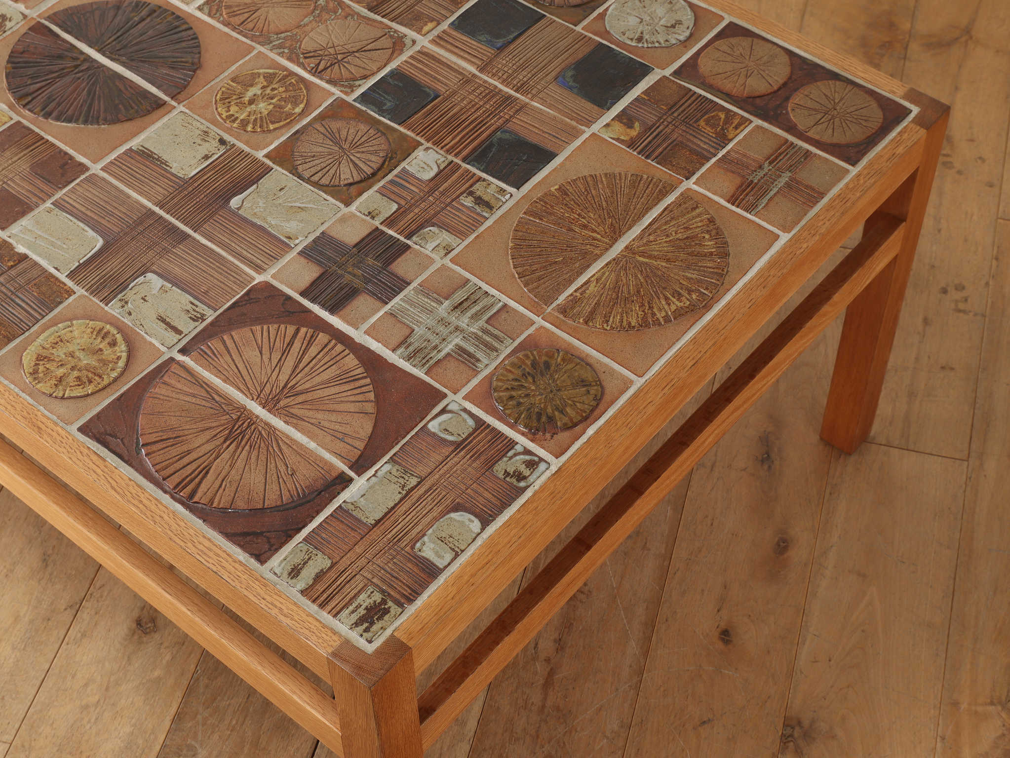 関西限定 送料別 クイストゴー タイルトップ センターテーブル NISSEN