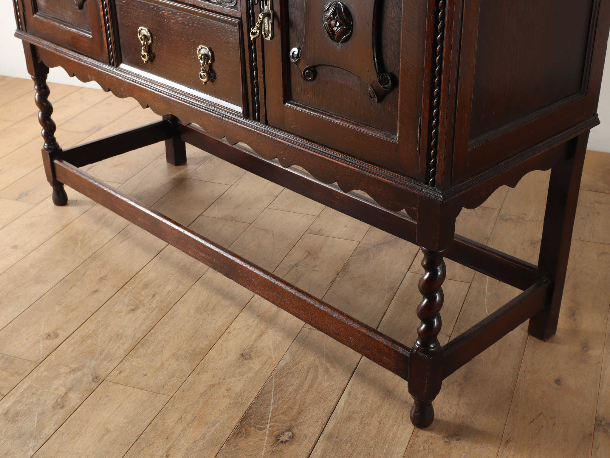 サイドボード | ロイズ・アンティークス | ヨーロッパのアンティーク