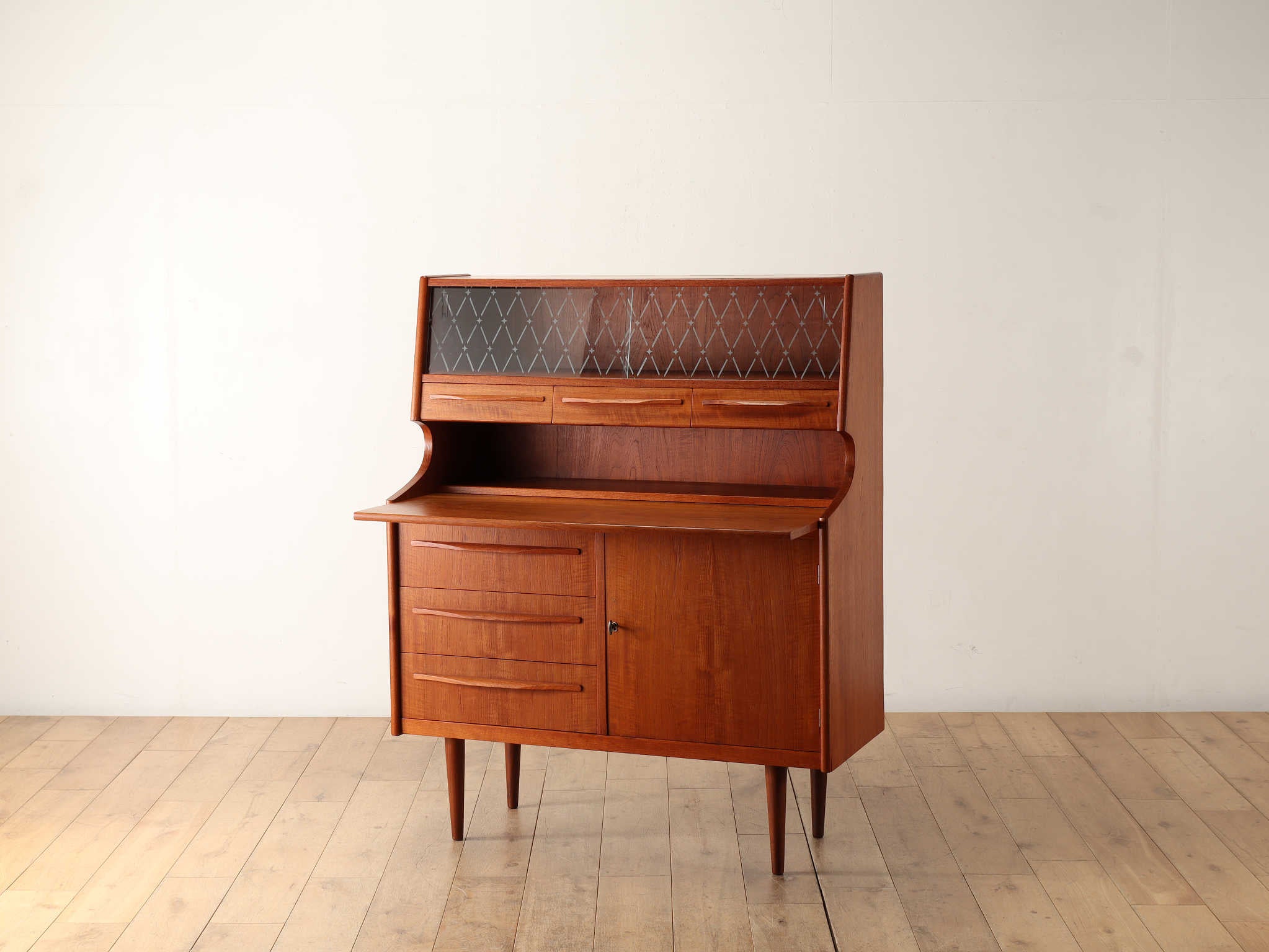 Lloyd's Antiques | アンティーク・ヴィンテージ家具 | ロイズ