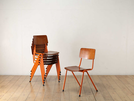 スタッキングチェア