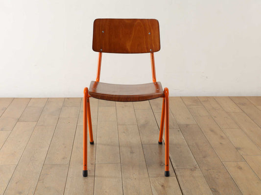 スタッキングチェア