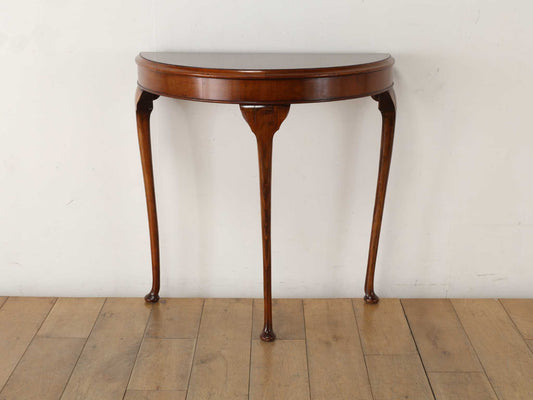 ハーフムーンテーブル