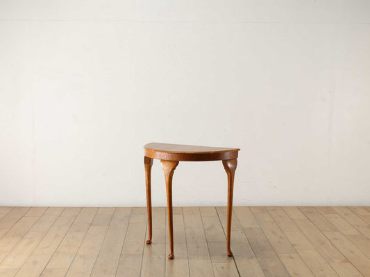 ハーフムーンテーブル