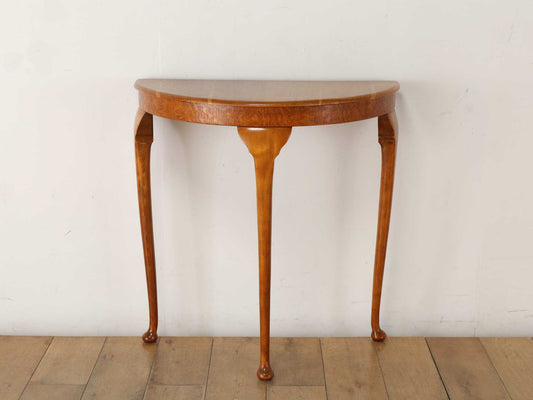 ハーフムーンテーブル