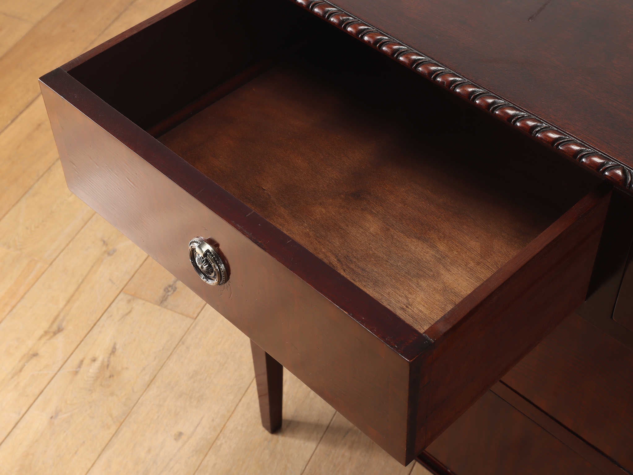 チェスト | ロイズ・アンティークス | ヨーロッパのアンティーク