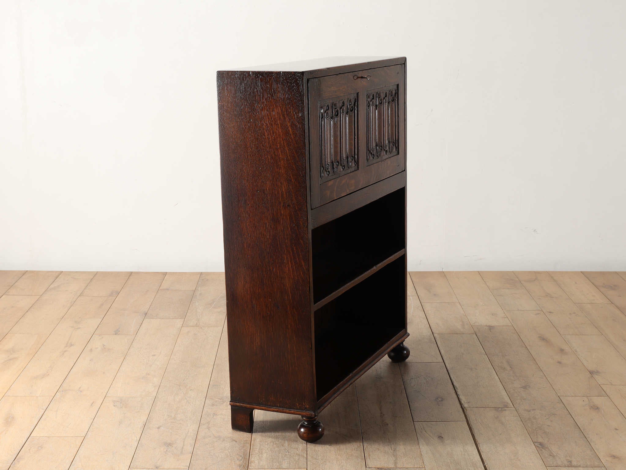 スチューデントビューロー | ロイズ・アンティークス | ヨーロッパの