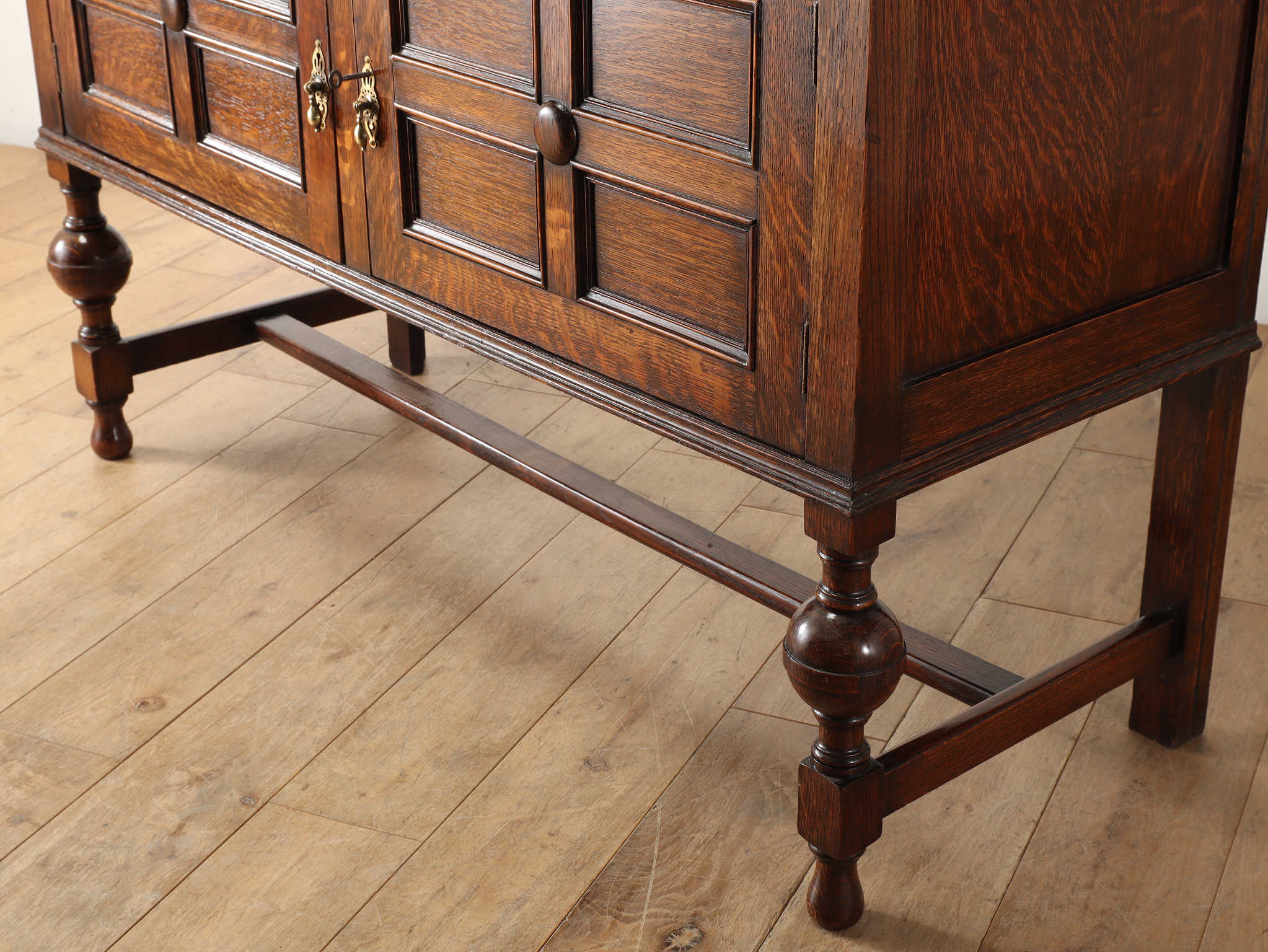 サイドボード | ロイズ・アンティークス | ヨーロッパのアンティーク