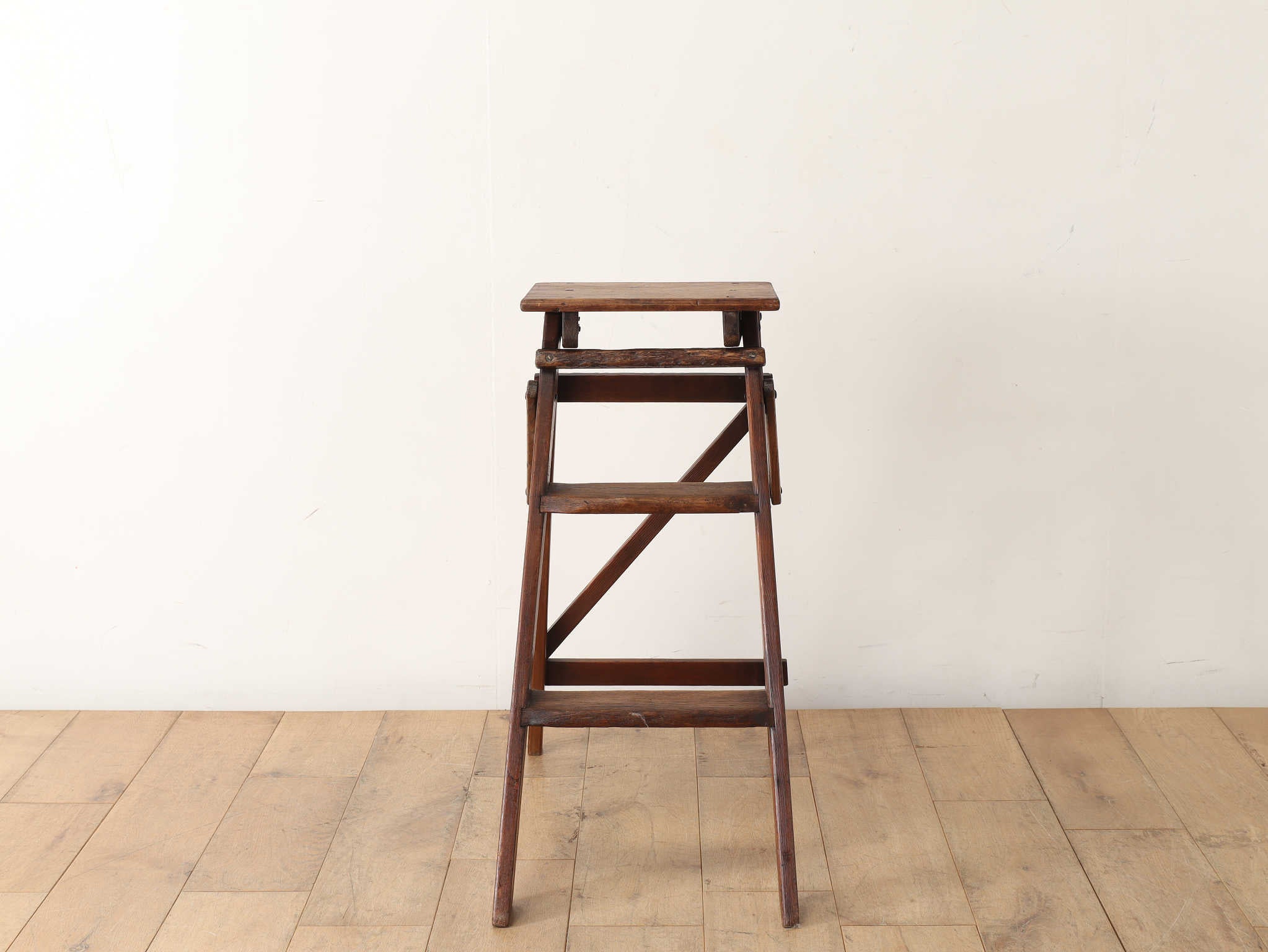 ステップラダー | ロイズ・アンティークス | ヨーロッパのアンティーク