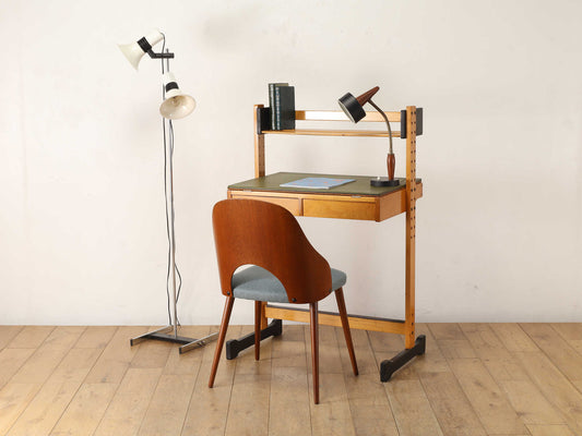 メタルフロアランプ