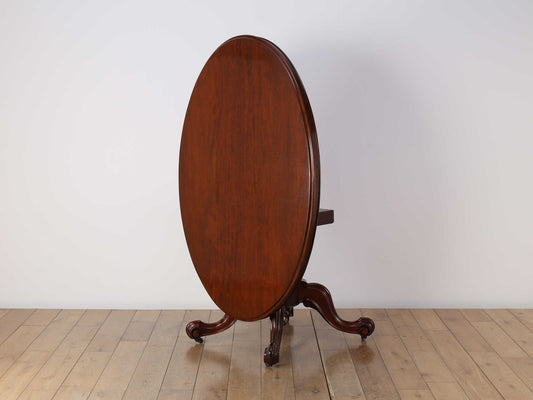 ブレックファストテーブル