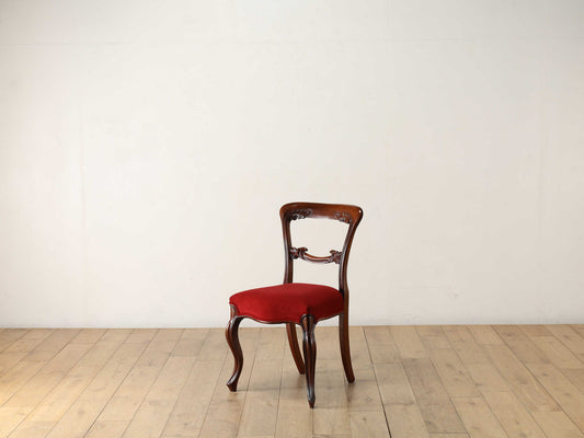 バルーンバックチェア