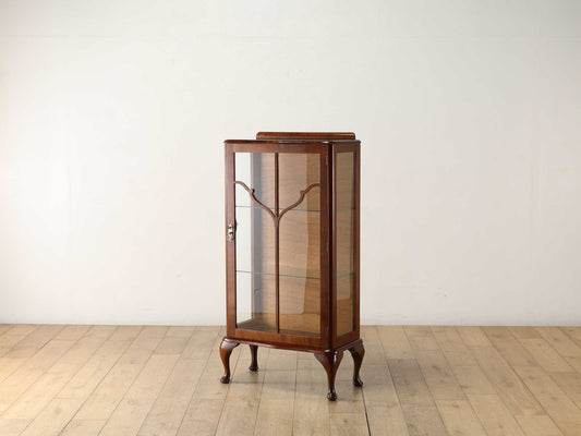 チャイナキャビネット