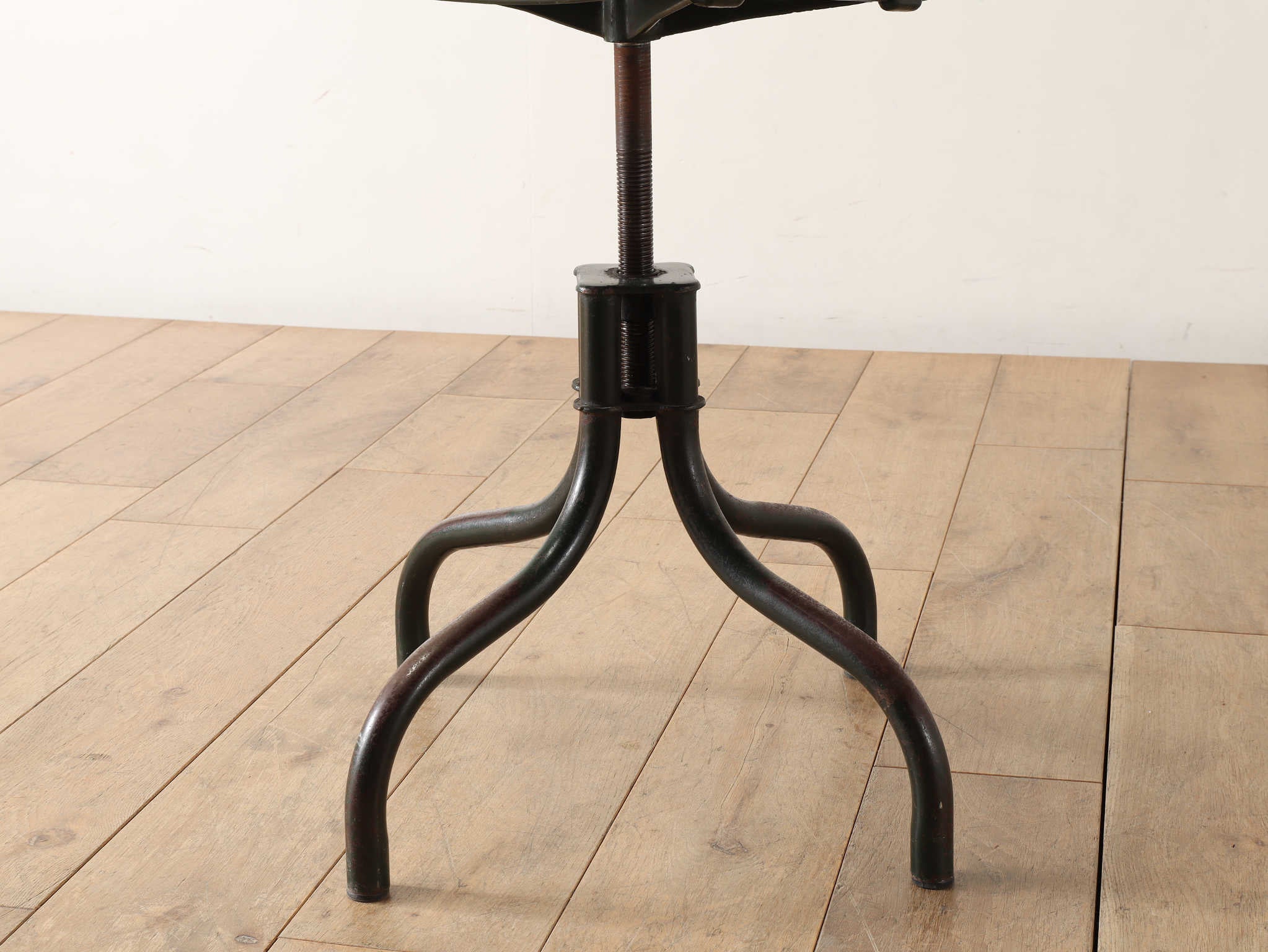 メタルチェア | ロイズ・アンティークス | ヨーロッパのアンティーク