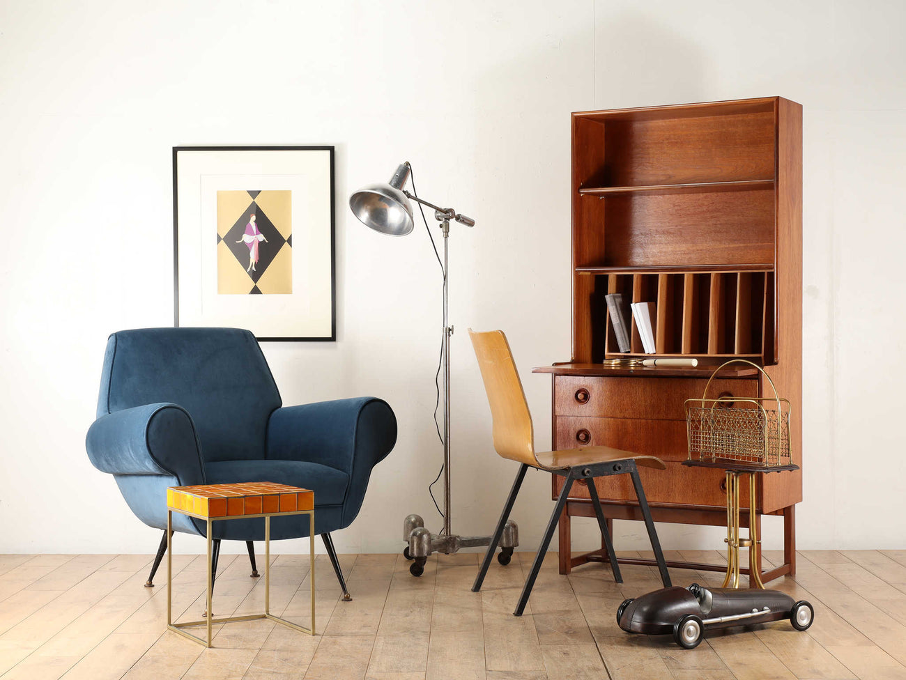 this is lloyd antiques
