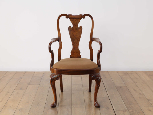 クイーンアンアームチェア