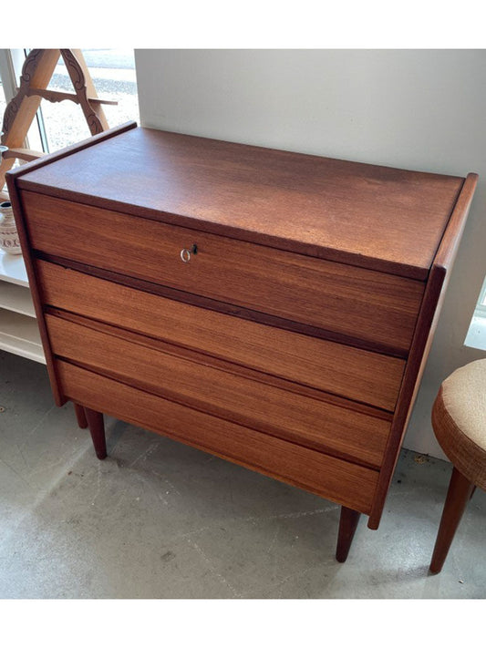 ヴァニティチェスト