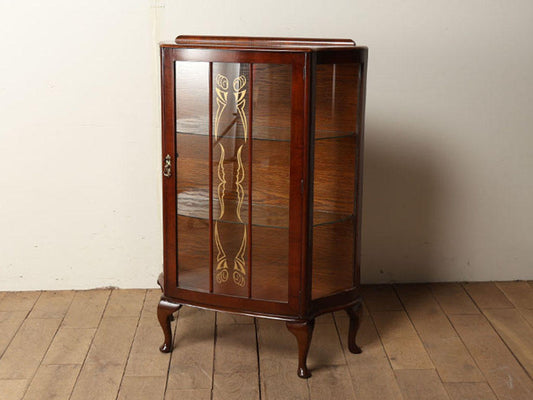 チャイナキャビネット