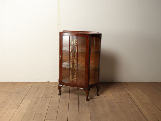 チャイナキャビネット