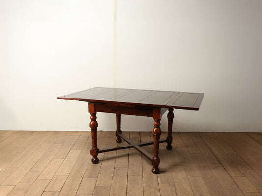 ドローリーフテーブル