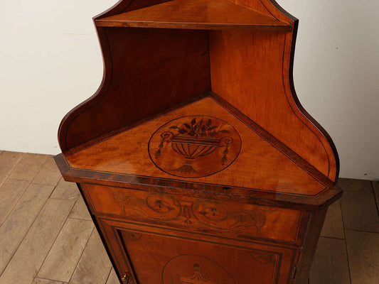 インレイコーナーキャビネット