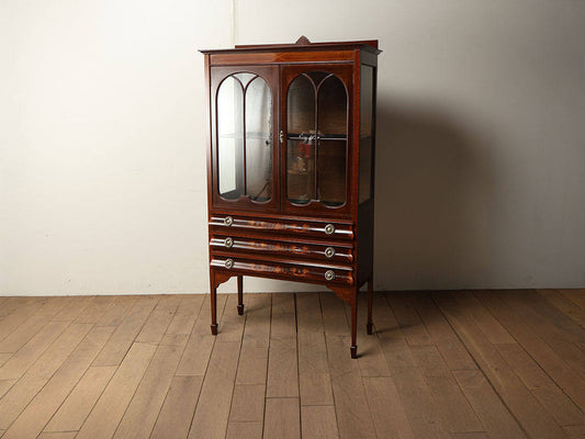 エドウォーディアンディスプレイキャビネット