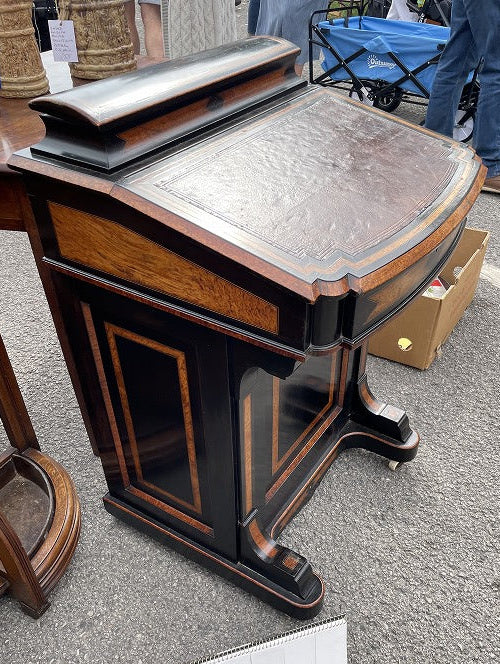 ヴィクトリアンダベンポートデスク