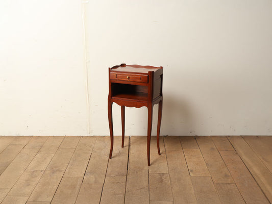 フレンチベッドサイドテーブル