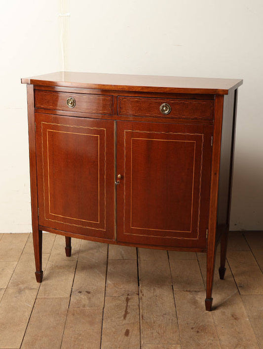 エドウォーディアンカップボード