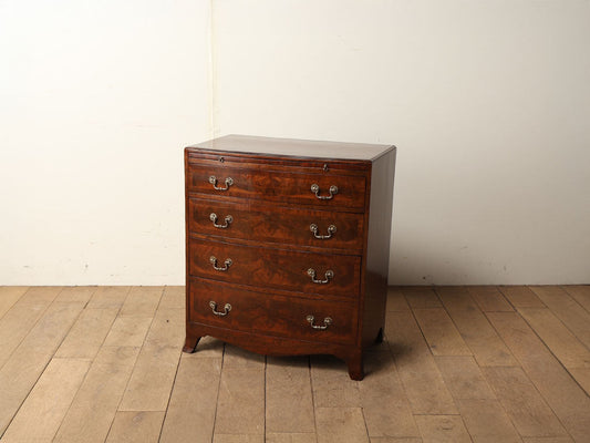 ボウフロントチェスト