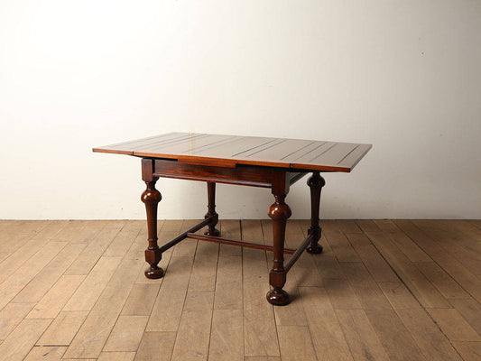 ドローリーフテーブル