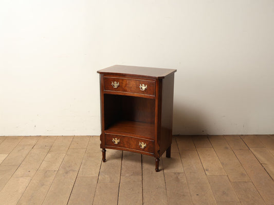 コンケイブベッドサイドチェスト