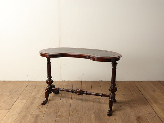 ヴィクトリアンレザートップキドニーデスク