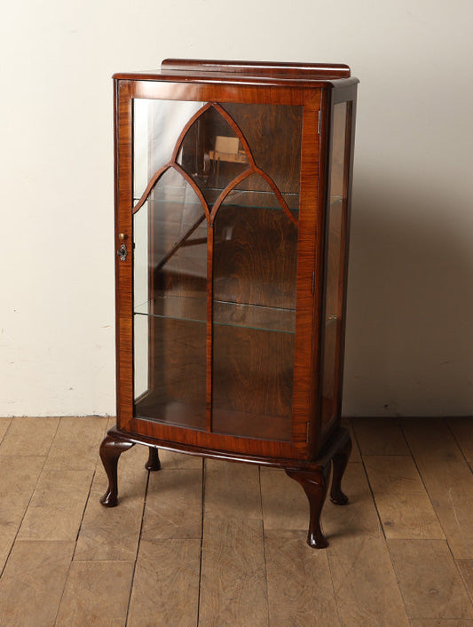 チャイナキャビネット