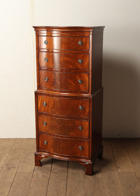 サーペンタインチェストオンチェスト