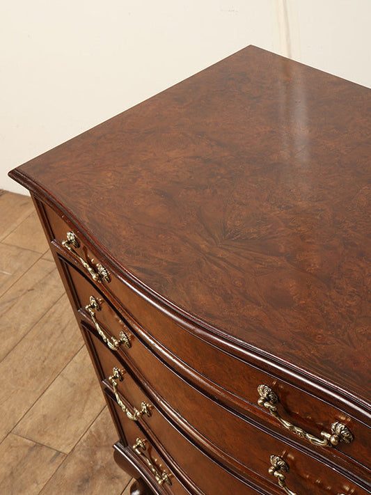 Q／Aサーペンタインチェスト