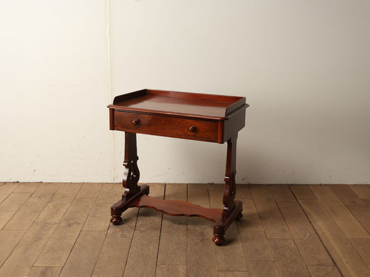 ヴィクトリアンサイドテーブル