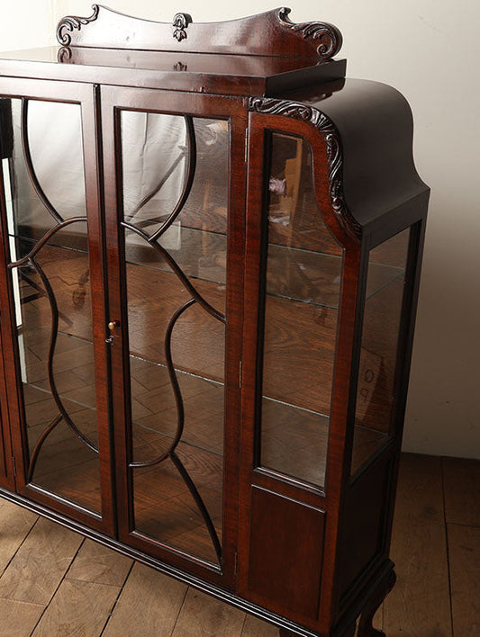 B&Cチャイナキャビネット