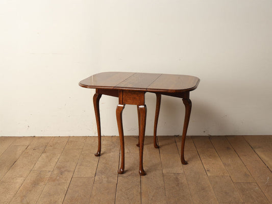 Q／Aサザランドテーブル