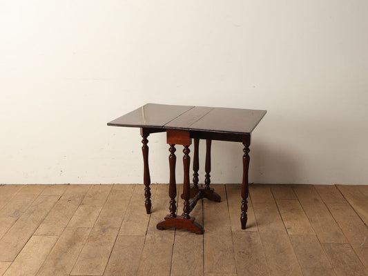 サザランドテーブル