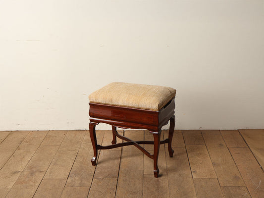 ピアノスツール